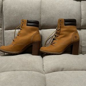 Timberland Classic Nubuck Wheat Allington Lace-Up Heel Ankle Boot
